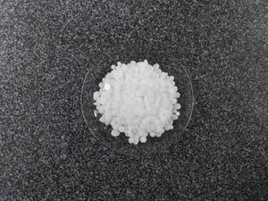 Magnesium nitrate hexahydrate fertilizer sample.jpg