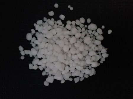 Nitrato di calcio tetraidrato.jpg