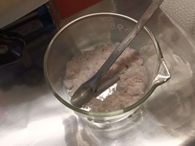 Lead tetraacetate crystals by Niklas.jpg