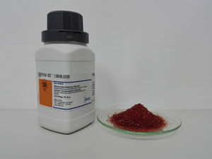 Sodium nitroprusside bottle and sample.jpg