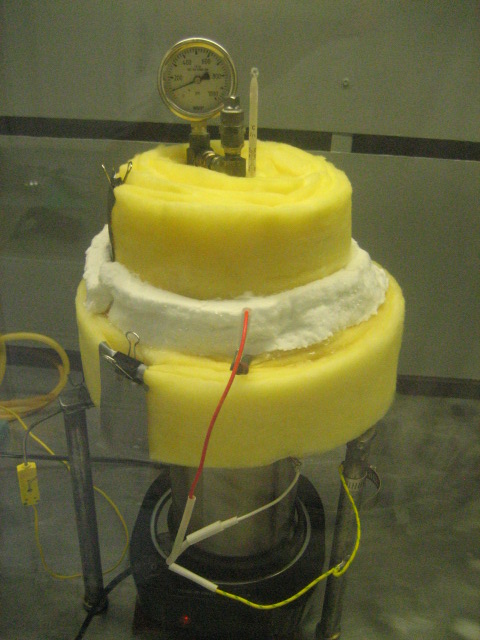 autoclave insulated.JPG - 103kB