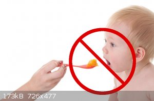 baby_willingly_eating_from_spoon_-5oopx_with_outline_4.jpg - 173kB