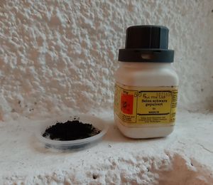 Selenium - black.jpg