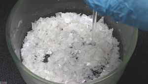 Silver nitrate by NileRed.jpg