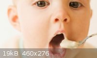 baby-eating-from-spoon-007.jpg - 19kB