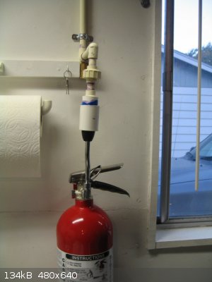CO2 deluge line at fire extinguisher.jpg - 134kB