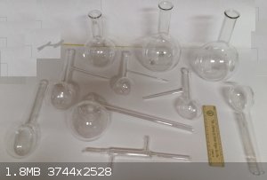 20191020_171652 old chem glassware small.jpg - 1.8MB
