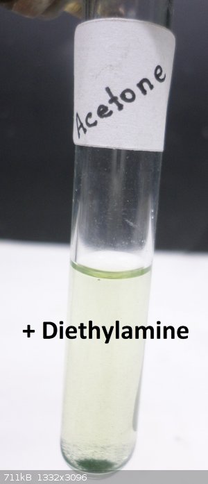 Powder in Acetone and Diethylamine (2).JPG - 711kB